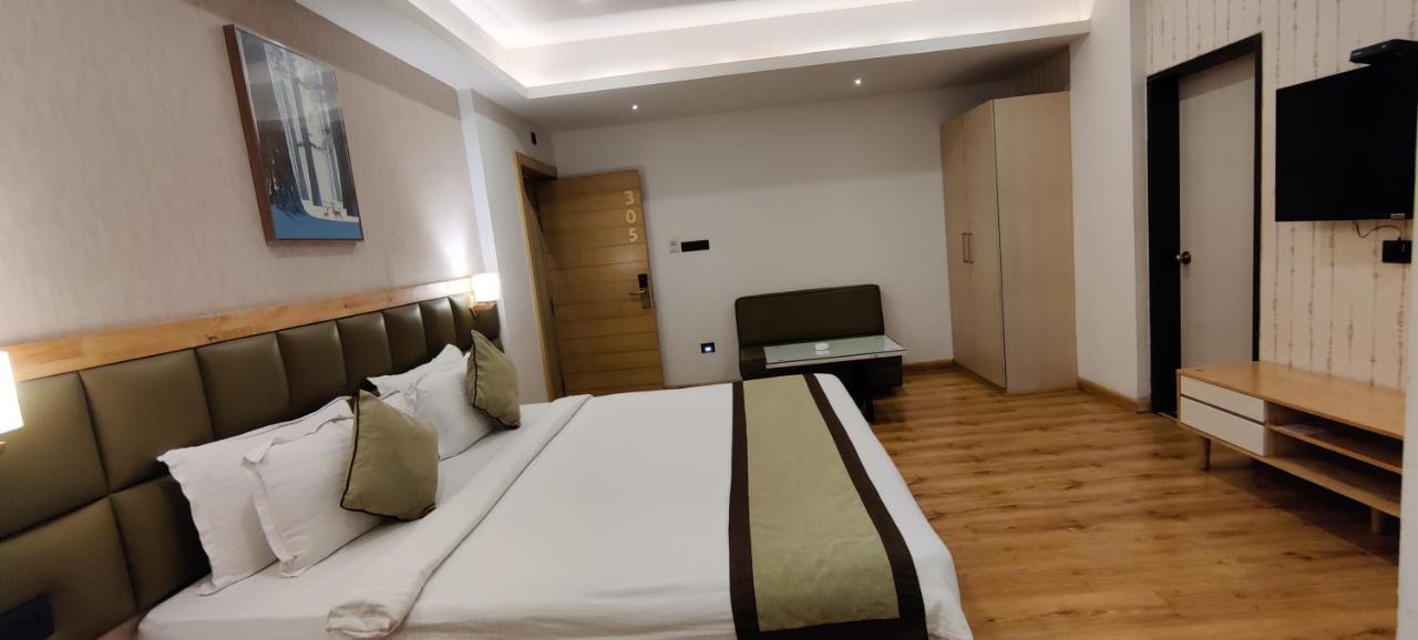 The M Hotel Rāipur Exterior foto